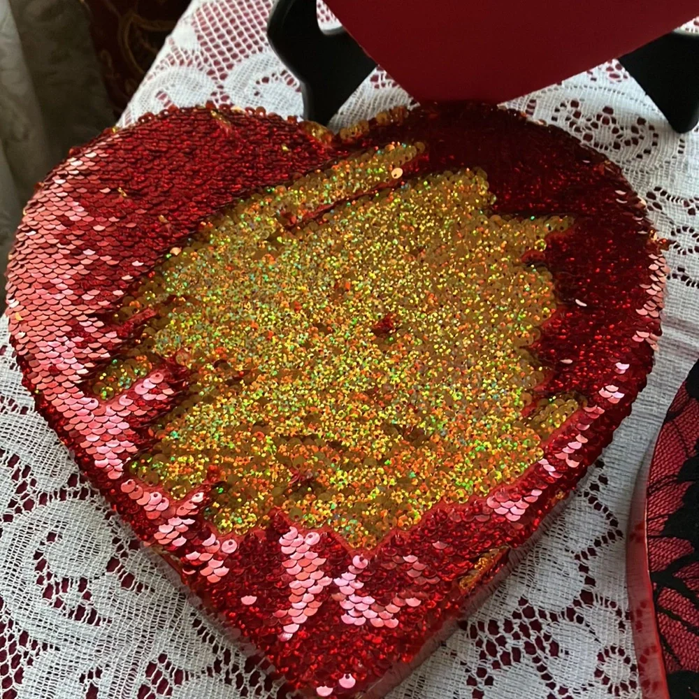 SET of 4 Heart Shaped Valentine Chocolate Boxes - Picture 7 of 7